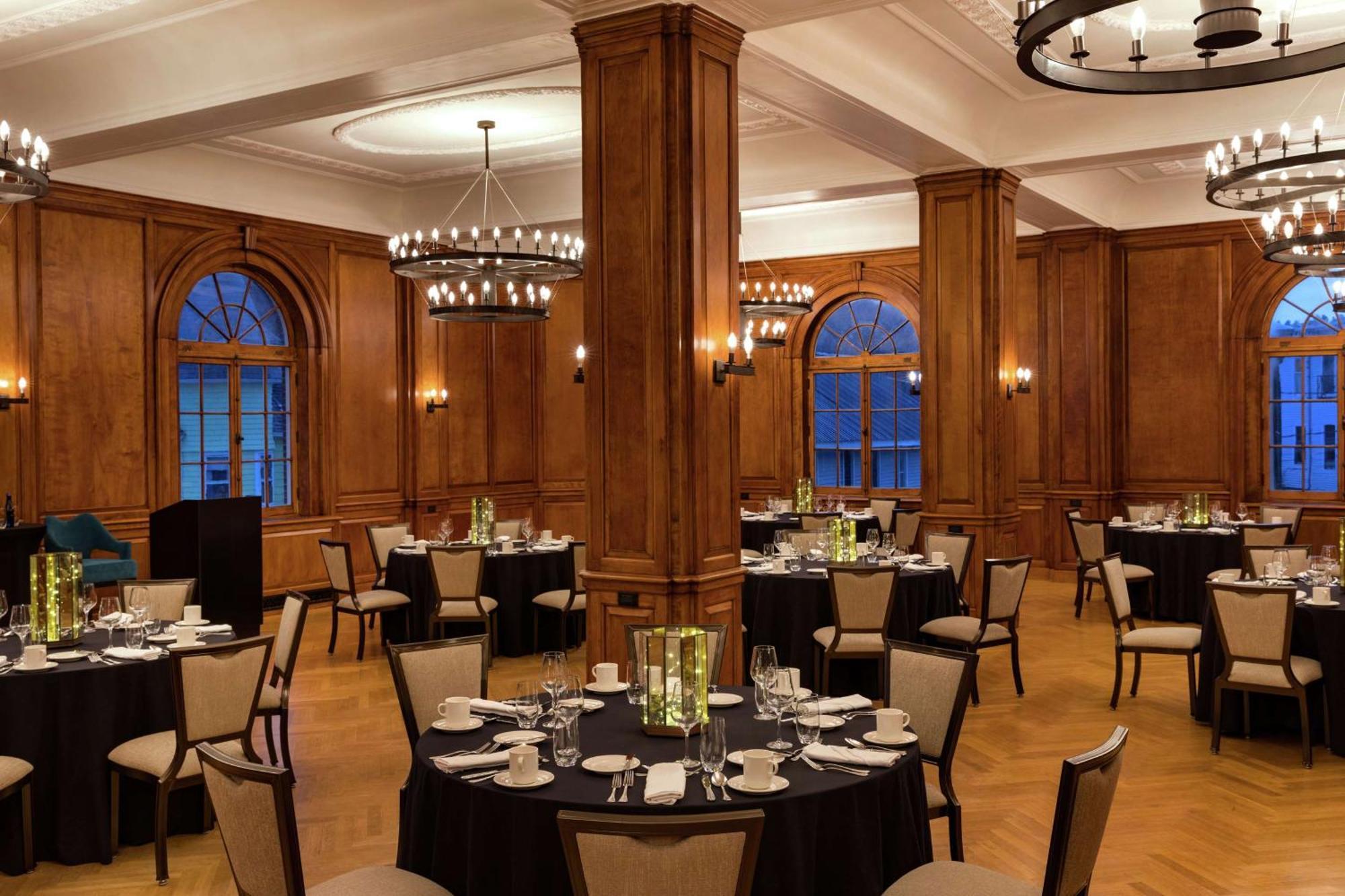 Hotel Saranac, Curio Collection By Hilton Saranac Lake Exteriör bild
